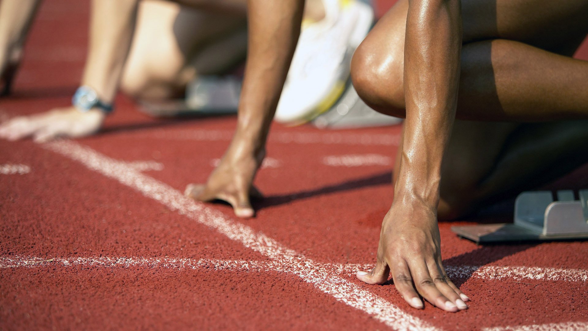 从马赛到马德里，卡马文加的欧冠决胜之夜与墨西哥的足球寓言