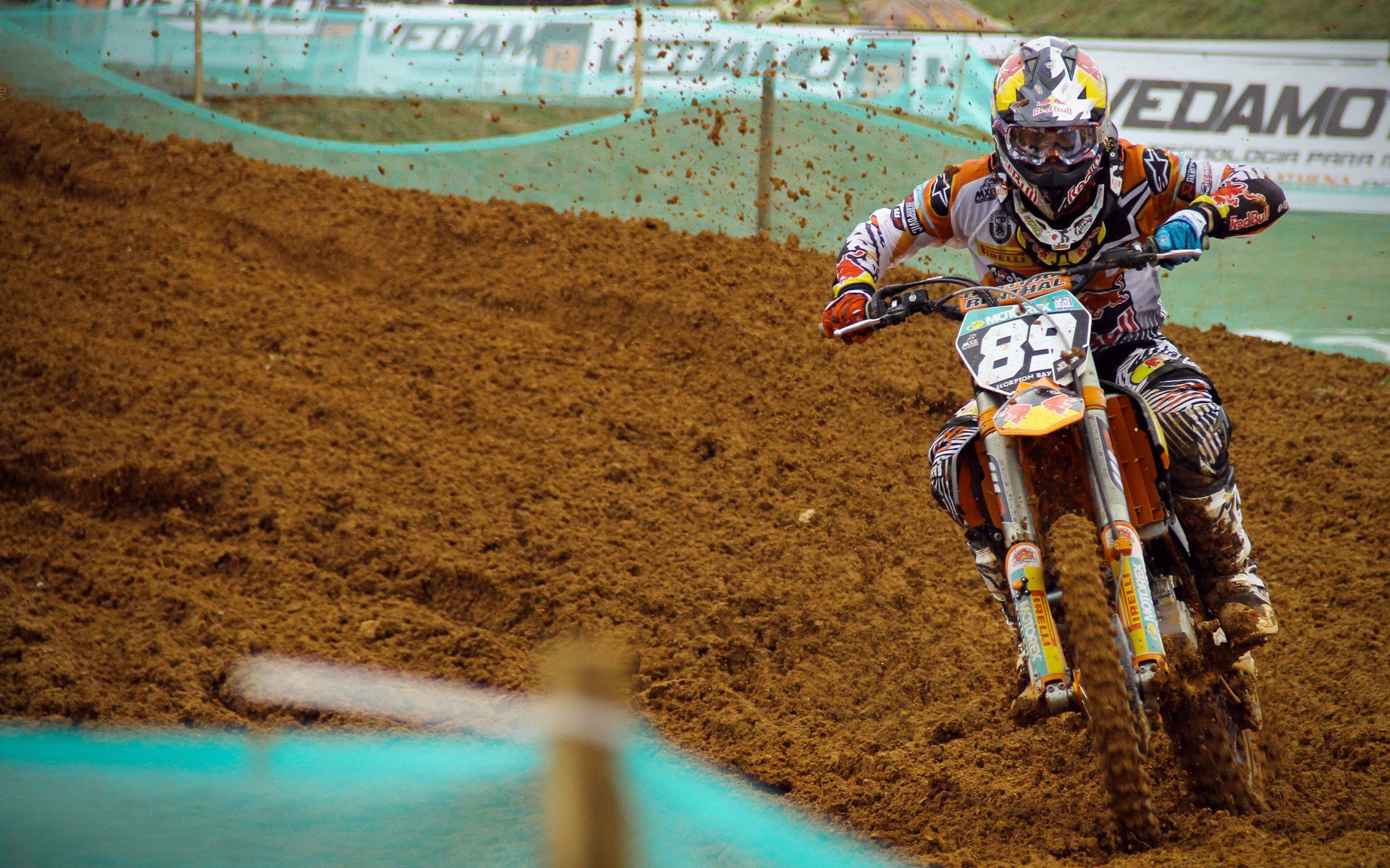 红龙逆袭，威尔士险胜巴萨，抢七夜谱写绿茵传奇