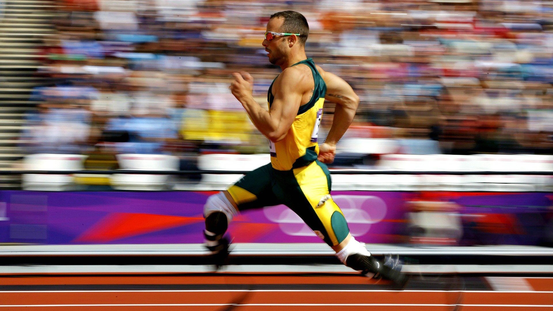 红色狂飙，法拉利横扫迈凯伦，汉密尔顿状态火热预示新赛季格局