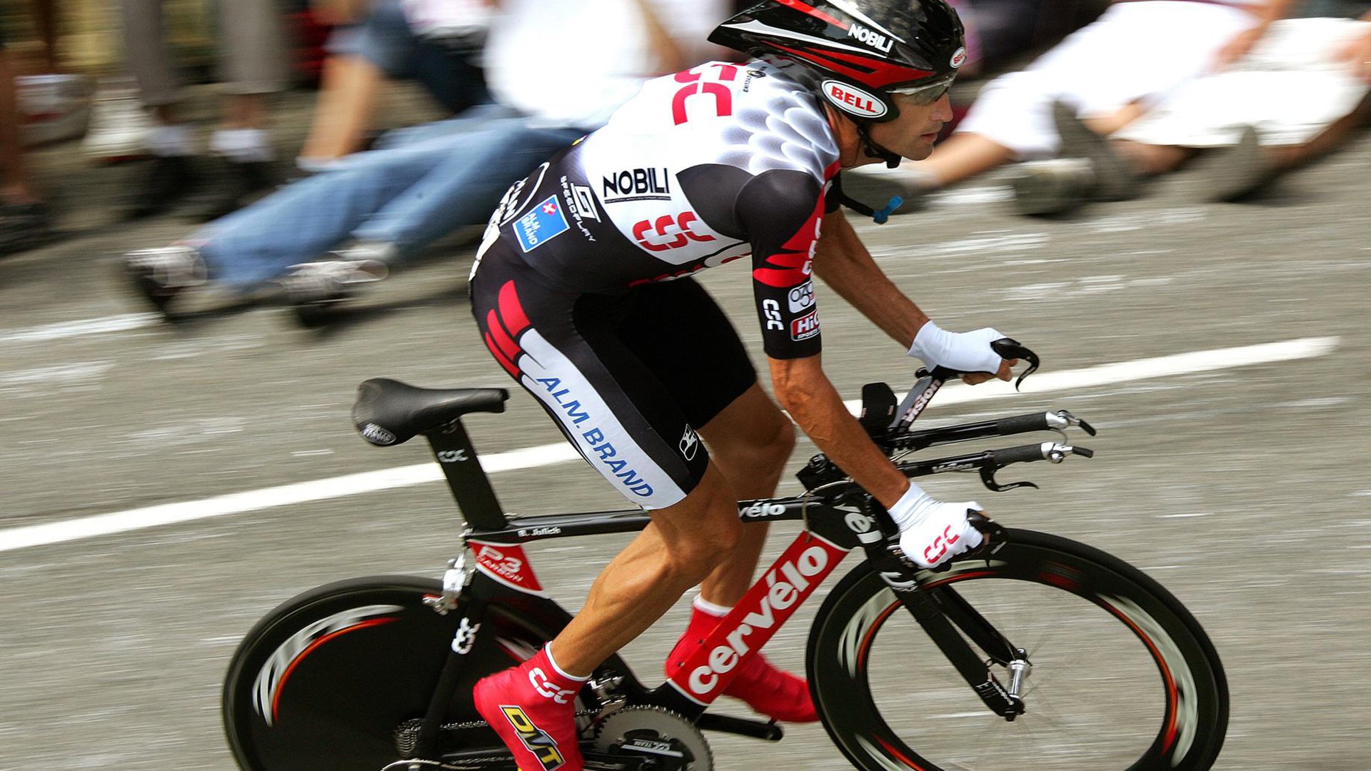 红牛二队惊天逆转,维斯塔潘刷新纪录,一场改写F1格局的夜晚