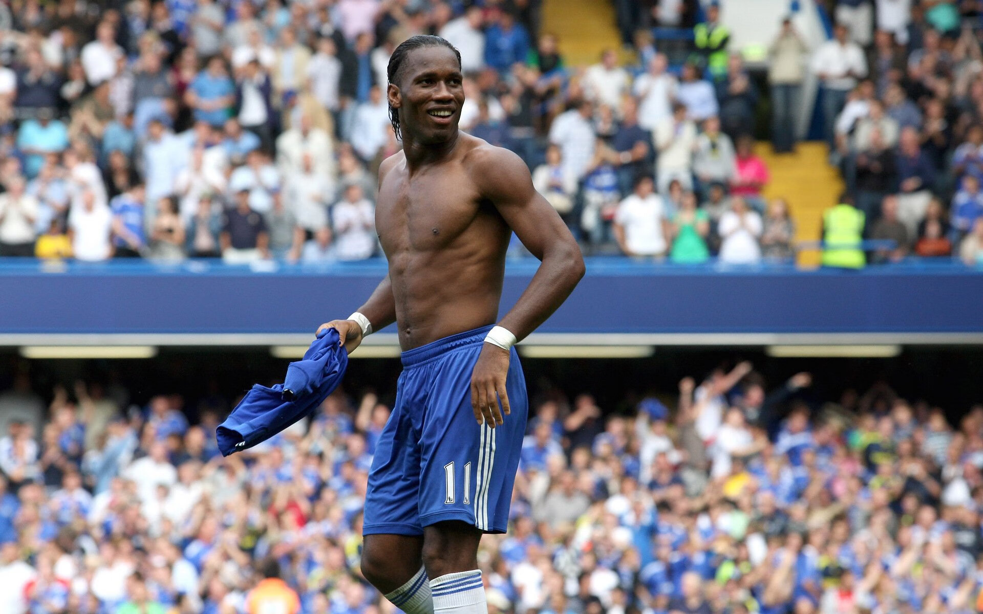 阿森纳鏖战乌拉圭，孔德惊艳四座，一场跨越国界的足球艺术展